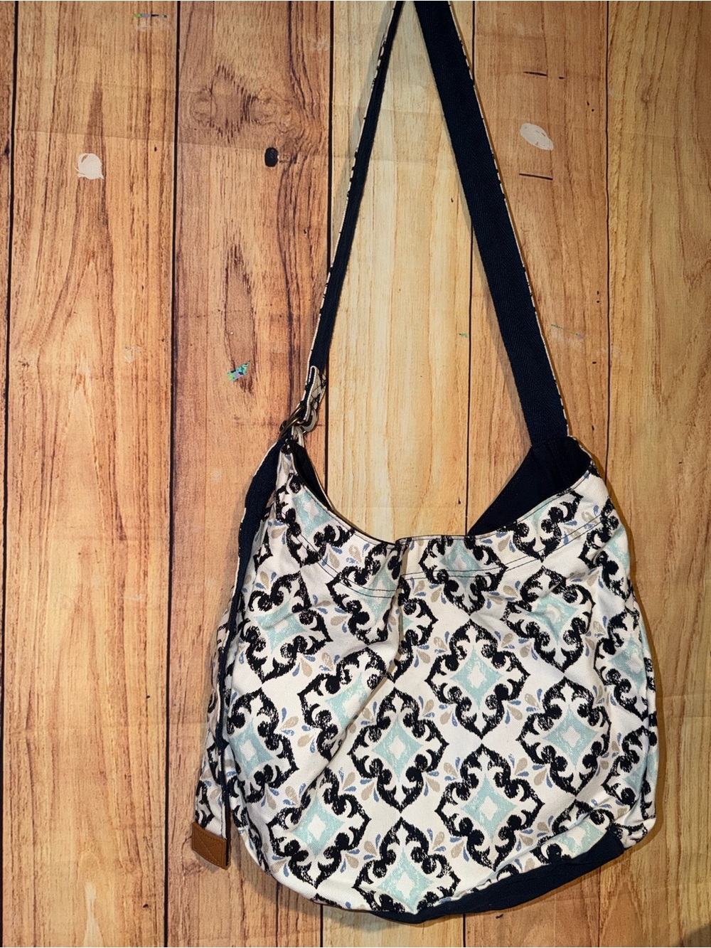 Thirty-One Gifts Retro Metro Hobo Crossbody Bag Fab Flourish Damask Medallion